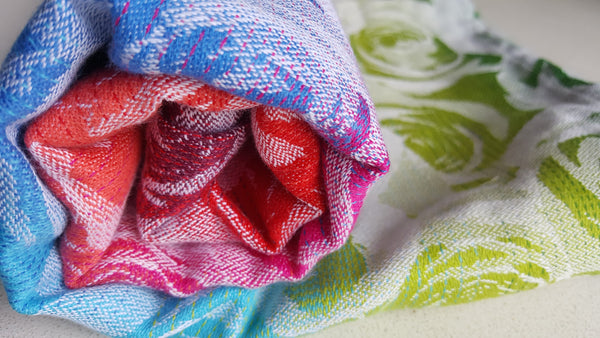 Natibaby Roses White Rainbow Woven Wrap